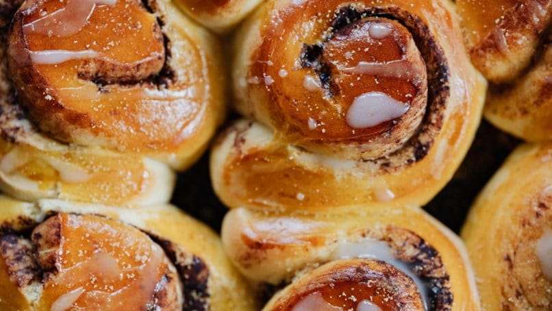 Tarçınlı Rulo (Cinnamon Rolls) Tarifi