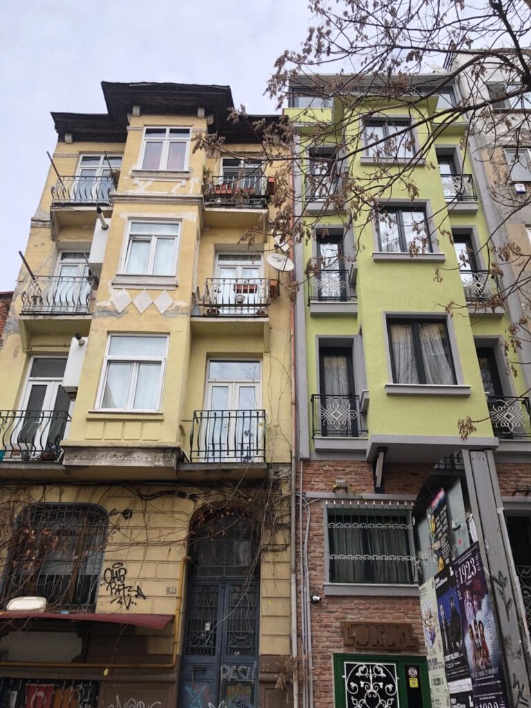 cihangir gezilecek yerler