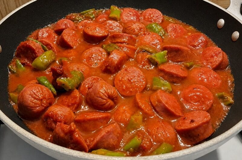 Salçalı Sosis Tarifi