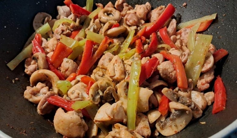 Pratik Mantarlı Tavuk Sote Tarifi